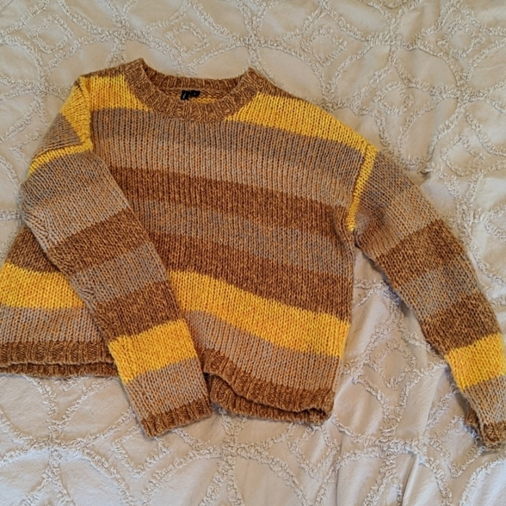Cropped sweater